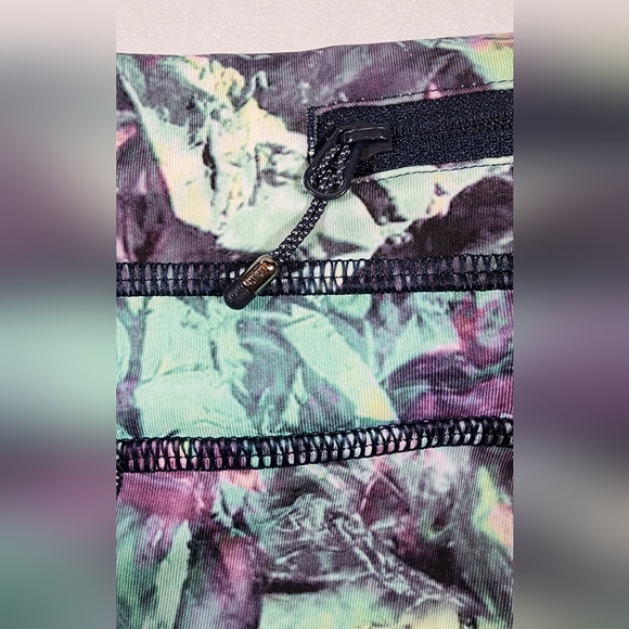 Lululemon Run: Inspire Crop II Women Sz 8 Leggings Iridescent Multi Luxtreme - Picture 7 of 10